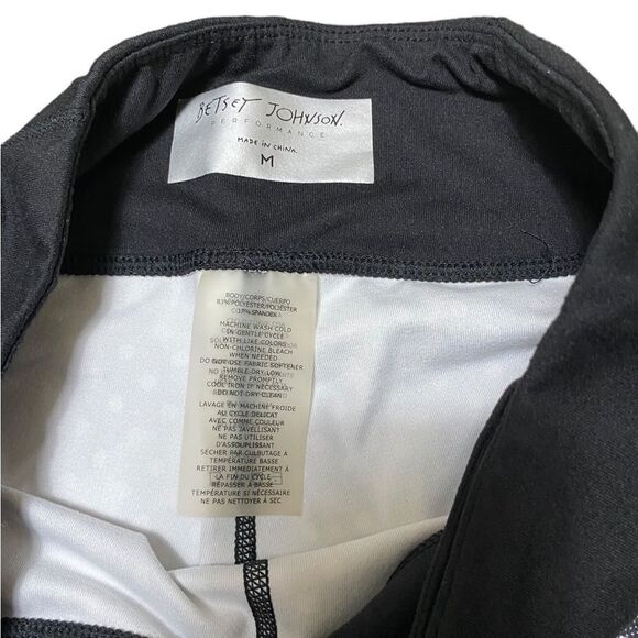 Betsey Johnson Performance Wm’s Sz Med Black White Polka Dot Cropped Leggings - Picture 3 of 5